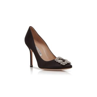 Décolleté Hangisi in raso nero con fibbia gioiello Décolleté Hangisi in raso nero con fibbia gioiello