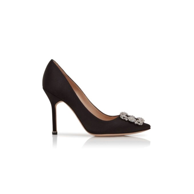 Décolleté Hangisi in raso nero con fibbia gioiello Décolleté Hangisi in raso nero con fibbia gioiello