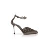Décolleté YAKE con cinturino alla caviglia impreziosito da gioielli in pelle nappa grafite Décolleté YAKE con cinturino alla caviglia impreziosito da gioielli in pelle nappa grafite