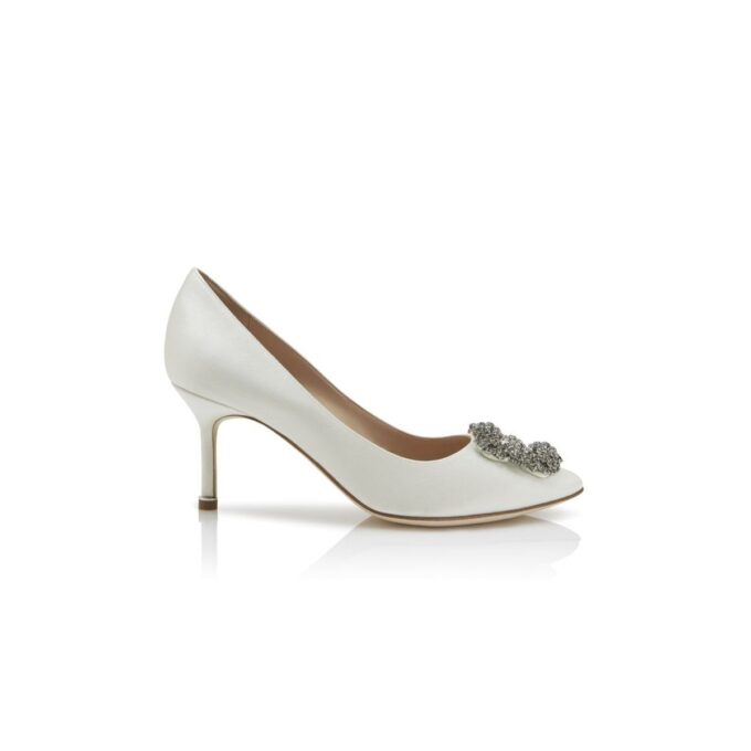 Hangisi 70 Décolleté in raso bianco con fibbia gioiello Hangisi 70 Décolleté in raso bianco con fibbia gioiello