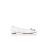 Hangisiflat Décolleté bassa in pelle di vitello bianca con fibbia gioiello Hangisiflat Décolleté bassa in pelle di vitello bianca con fibbia gioiello