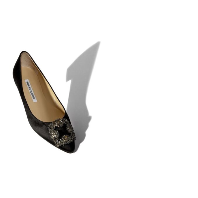 Hangisiflat Décolleté bassa in raso nero con fibbia gioiello Hangisiflat Décolleté bassa in raso nero con fibbia gioiello