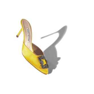 Hangisimu Sabot in raso giallo con fibbia gioiello