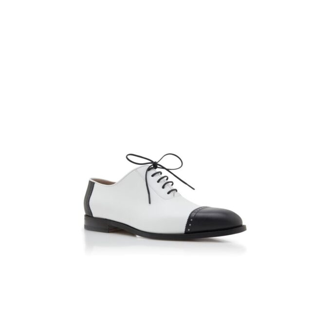 MANOLO Scarpe stringate in pelle di vitello bianca e nera MANOLO Scarpe stringate in pelle di vitello bianca e nera
