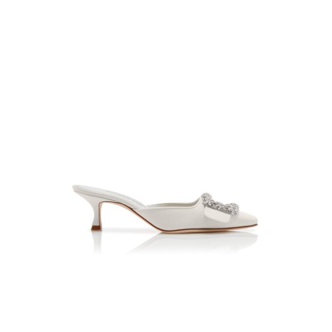 Maysale Jewel Sabot in raso bianco con fibbia in cristallo