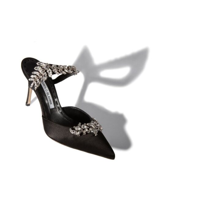 Sabot Lurum in raso nero con decorazioni in cristallo Sabot Lurum in raso nero con decorazioni in cristallo